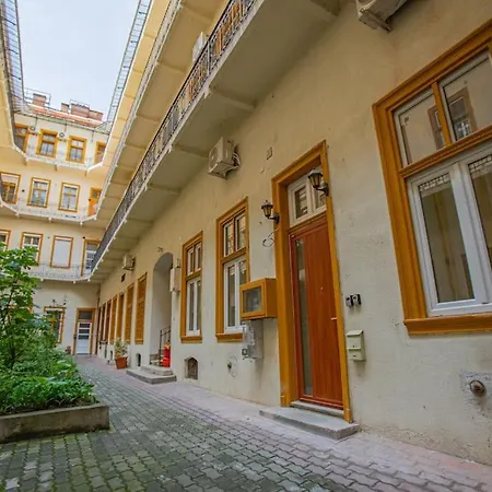 Apartment Cute Gallery Flat In Dob Str, Mars