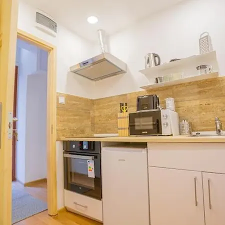 Apartment Cute Gallery Flat In Dob Str, Mars Budapest