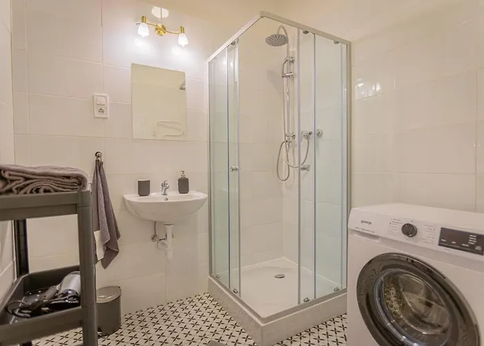 Cute Gallery Flat In Dob Str, Mars شقة بودابست