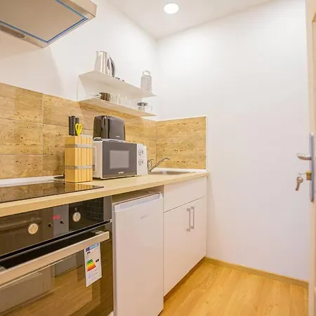 Apartament Cute Gallery Flat In Dob Str, Mars Budapesta